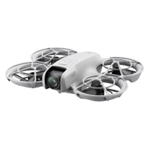 Drone DJI Neo Fly More Combo 4K color blanco con cámara estabilizada y protectores de hélice integrados